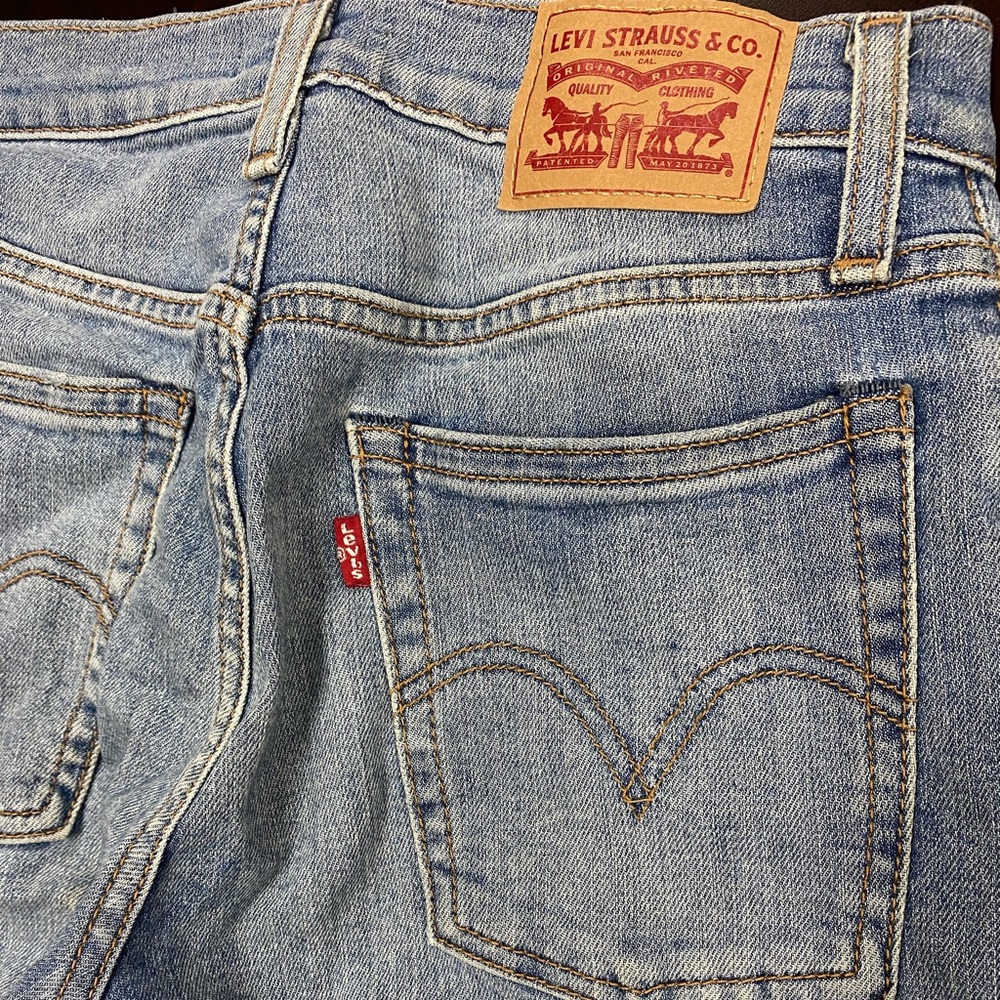 Levi’s Wedgie Skinny Size 25 pants
